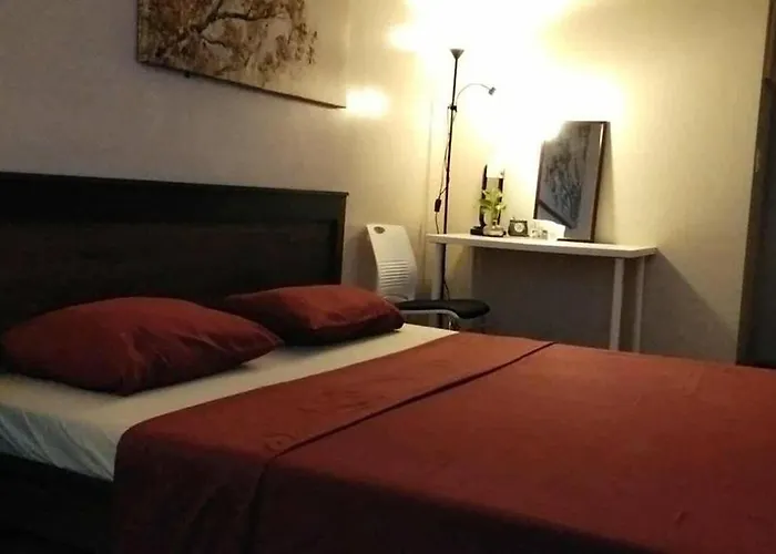 81 Newport Boulevard Across Naia T3 Airport Apartment